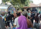 Polsek Sukorejo bagikan Dua Tangki air bersih. Warga kenduruhan antusias pada polri