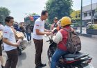 Kejari Pasuruan Serukan Anti Korupsi Lewat Bunga dan Stiker di Harkordia